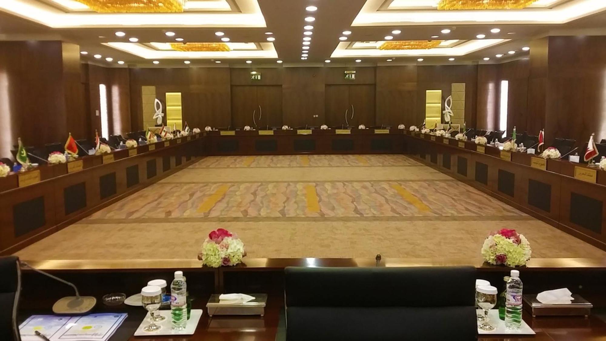 Crowne Plaza Kuwait Al Thuraya City By Ihg Кувейт Экстерьер фото