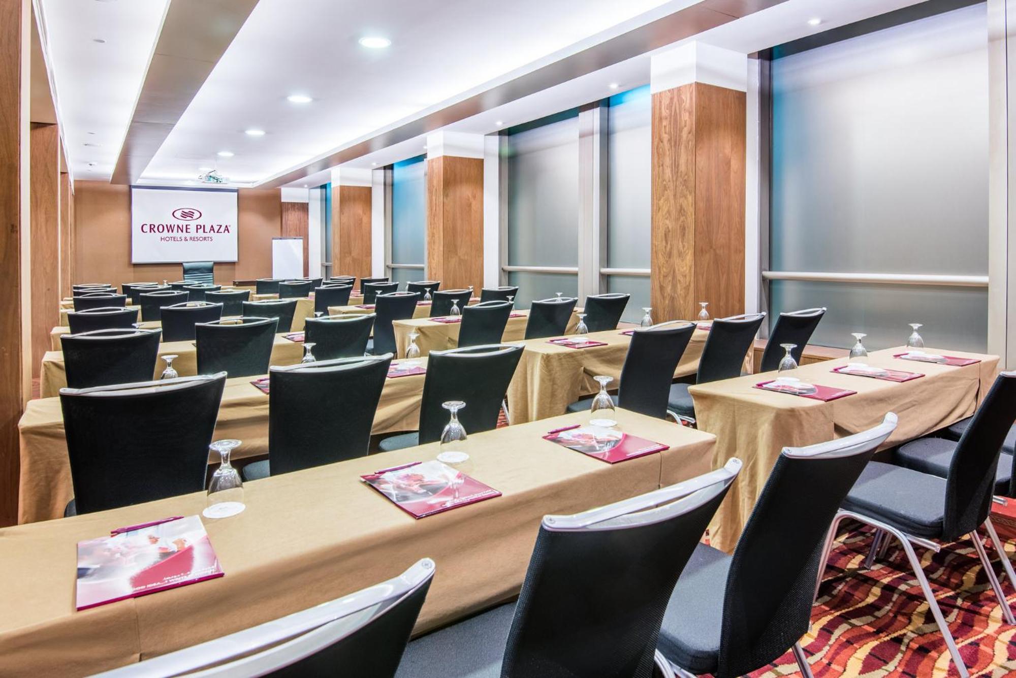 Crowne Plaza Kuwait Al Thuraya City By Ihg Кувейт Экстерьер фото